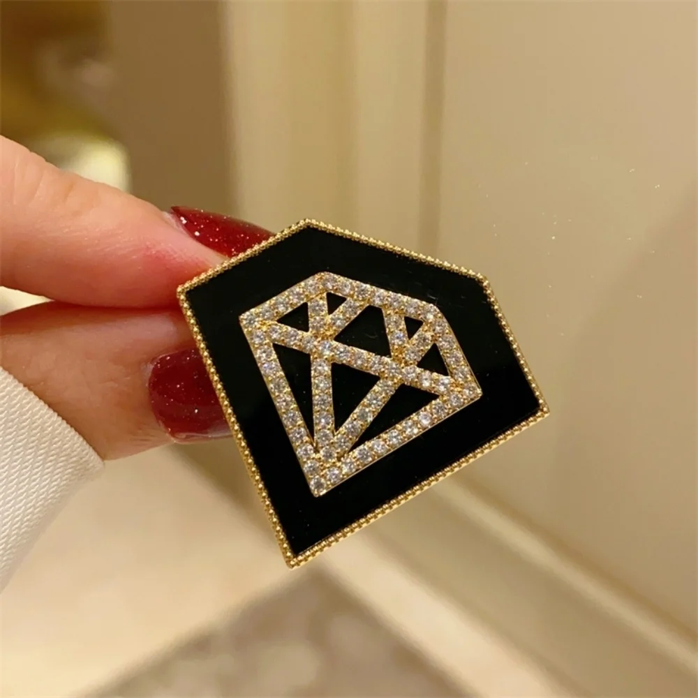 VQ Diamond Shape Brooch - Picture 2 of 4